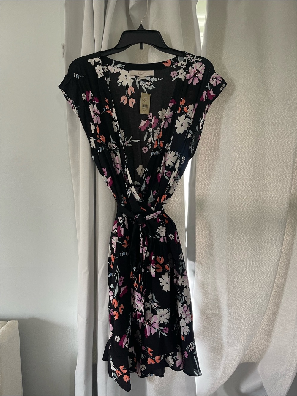 BRAND NEW LOFT Floral wrap flutter sleeve romper size XLP